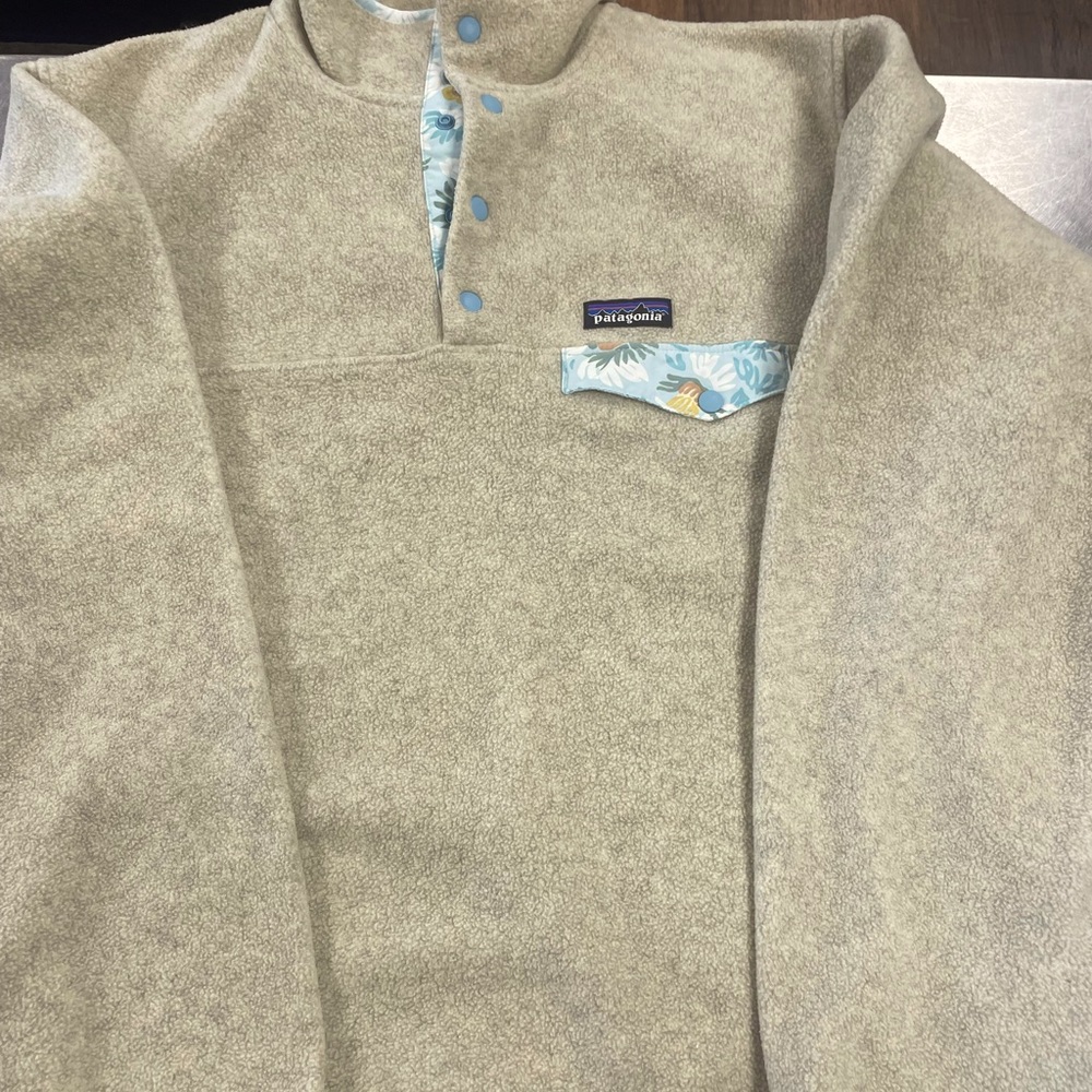 PATAGONIA Synchilla RARE pattern snap buttons